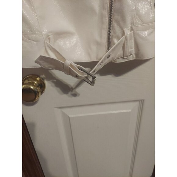 BB DAKOTA It's Electric Moto Jacket Belted Buckle Notch Collar White Size M - Picture 4 of 11